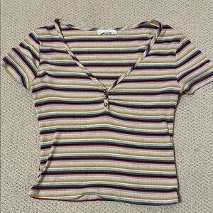 Fitted Buttoned Short Sleeve Tee